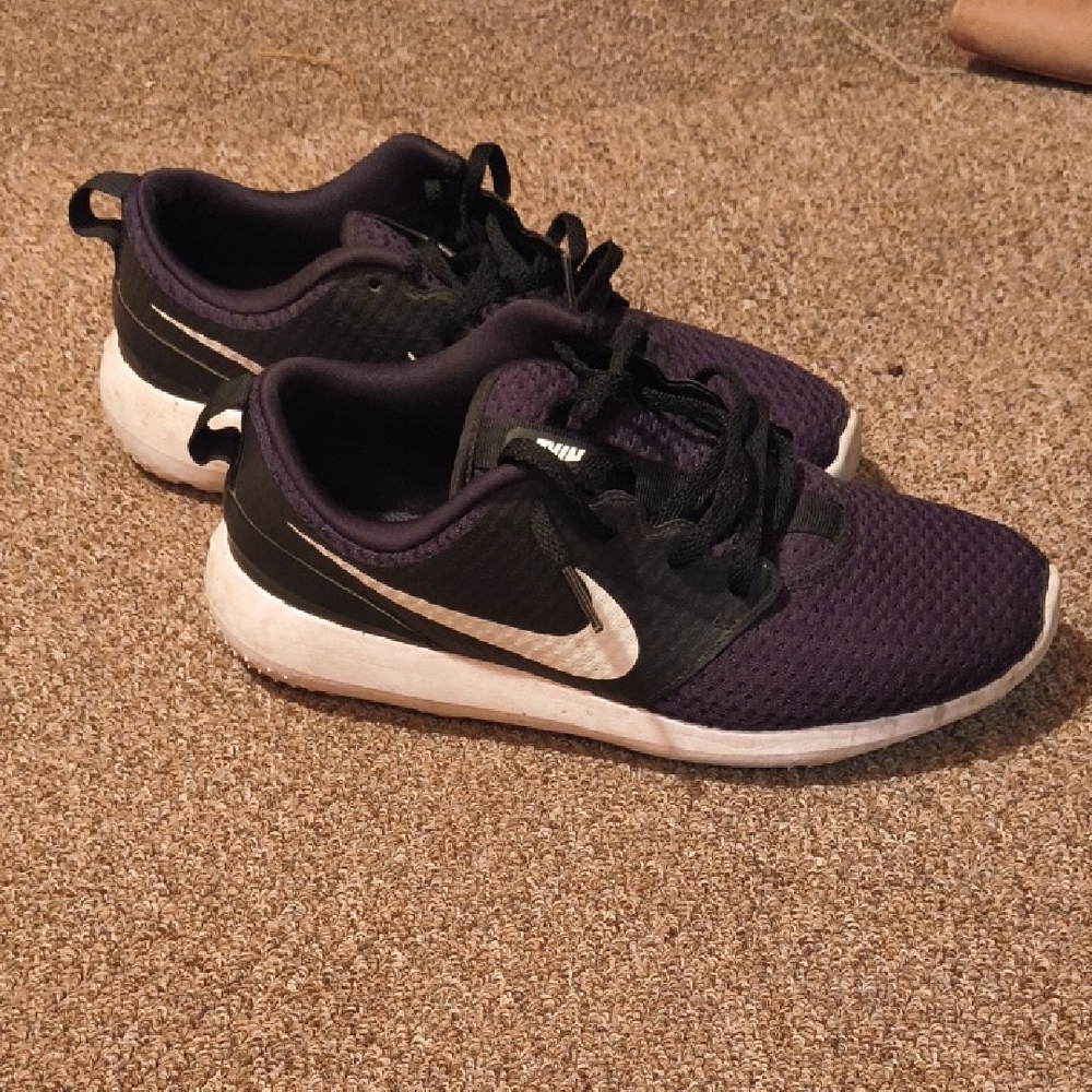 Nike Women's Black Sneakers